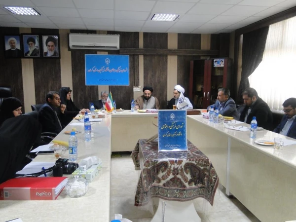 مسئول نهاد نمایندگی مقام معظم رهبری دانشگاه فرهنگیان کشور در سفر و بازدید از پردیسهای استان کرمان :
در دانشگاه باید نقد منصفانه و پذیرش خاضعانه وجود داشته باشد و کار فرهنگی برای دانشجویان صیانت در مقابل آسیب ها و تهدیدها را تضمین کند. 7