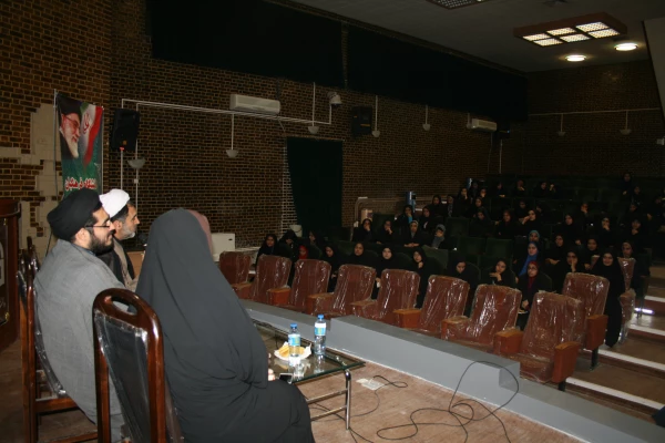 نشست وجلسه پرسش و پاسخ  مدیریت استانی جناب آقای حجه الاسلام والمسلمین دکتر توان  با دانشجو معلمان