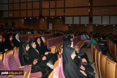 شرکت دانشجویان در محفل انس با قرآن کریم