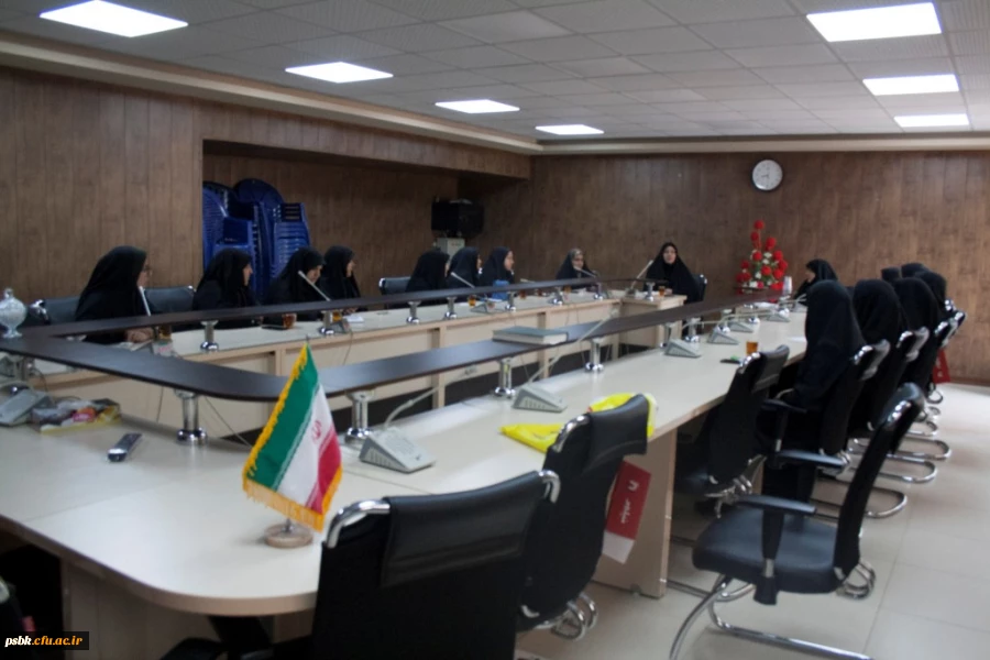 جلسه دبیران تشکل ها ، انحمن  ها  وکانونهای پردیس شهید باهنر با ریاست پردیس سرکار  خانم دکتر سالاری دوم مهرماه 97