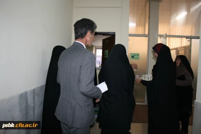 افتتاحیه کارگاه چرم دوزی توسط مسئول نهاد رهبری دانشگاه مرکزی جناب حجه الاسلام دادگر