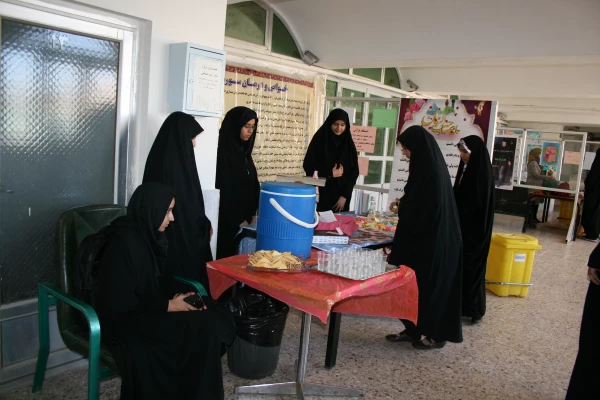 برگزاری اایستگاه فرآنی به مناسبت هفته قرآنی توسط  کانون قرآن و عترت دانشگاه