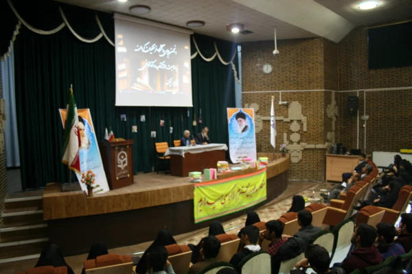 برگزاری همایش انجمن ادبیات با همکاری انجمن پژوهشی به مناسبت هفته کتابخوانی با حضور آقای هوشنگ مرادی کرمانی همراه و برپایی  نمایشگاه کتاب واهدال جوایز