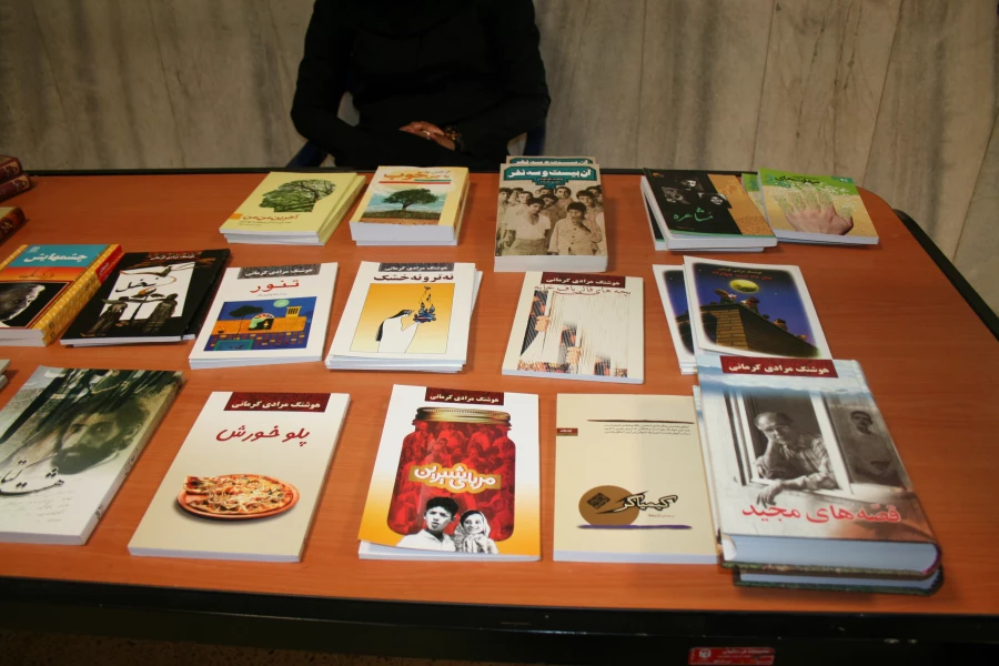 برگزاری همایش انجمن ادبیات با همکاری انجمن پژوهشی به مناسبت هفته کتابخوانی با حضور آقای هوشنگ مرادی کرمانی همراه و برپایی  نمایشگاه کتاب واهدال جوایز