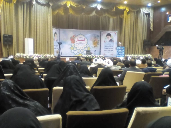 شرکت دانشجو معلمان و همکاران فرهنگی و نهاد در اجلاس سراسری نماز