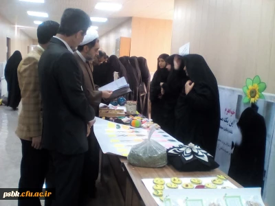 برگزار ی نمایشگاه تولیدات هنری دانشجو معلمان  پردیس شماره 2