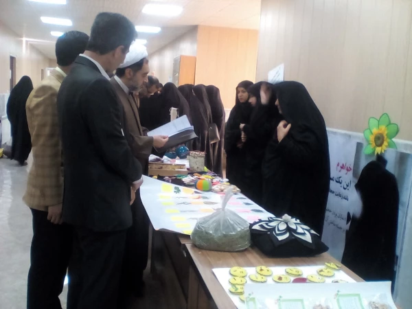 نمایشگاه تولیدات هنری دانشجو معلمان پردیس شماره 2
نمایشگاه محصولات حجاب و عفاف 
نمایشگاه پوستر و بنر حجاب وعفاف