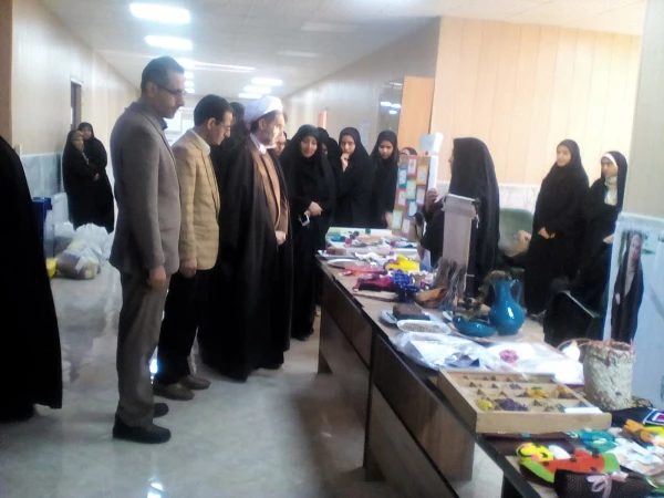 نمایشگاه تولیدات هنری دانشجو معلمان پردیس شماره 2
نمایشگاه محصولات حجاب و عفاف 
نمایشگاه پوستر و بنر حجاب وعفاف