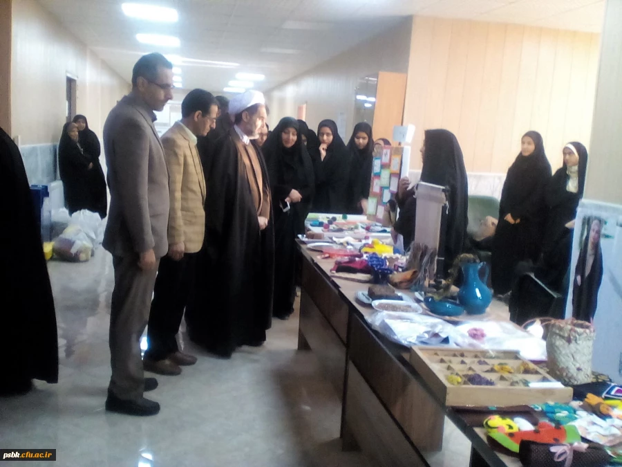 نمایشگاه تولیدات هنری دانشجو معلمان پردیس شماره 2
نمایشگاه محصولات حجاب و عفاف 
نمایشگاه پوستر و بنر حجاب وعفاف