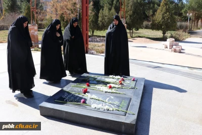 غبارروبی قبور شهدای پردیس خواجه نصیر طوسی کرمان