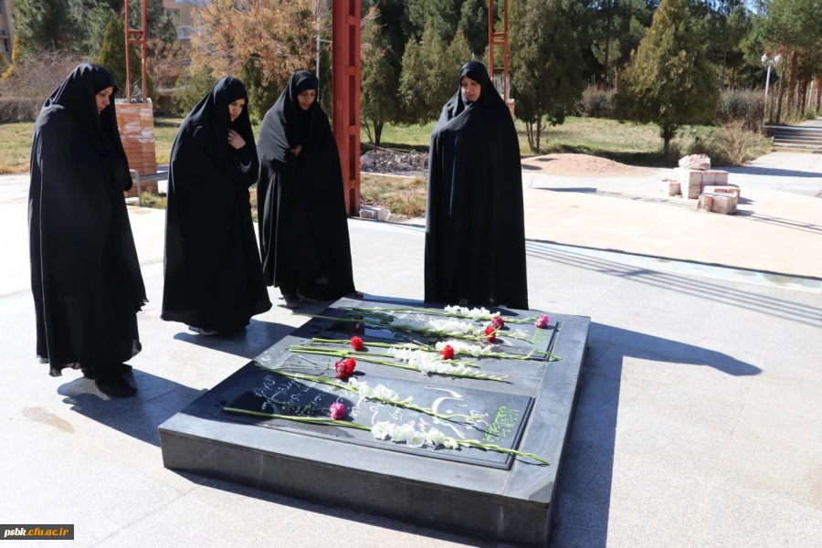 به مناسبت ایام دهه فجر،غبارروبی مزار شریف شهدای گمنام پردیس خواجه نصیر طوسی کرمان