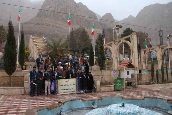 به مناسبت ایام اله دهه فجر ، زیارت قبور شهدا