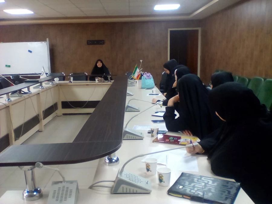 برگزاری جلسه با دبیران کانونها ، تشکل ها ، انجمن ها