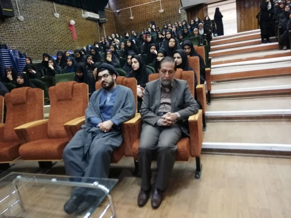 برنامه های پردیس شهید باهنر کرمان به مناسبت دهه سرآمدی آموزش
حضور پروفسور علوی (استاد دانشگاه شهید باهنر کرمان) جهت برگزاری کارگاه ویژگی های معلم شایسته 2