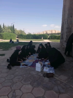 برگزار ی اردوی داخلی بازدید از آثار تاریخی شهر کرمان و اردوی تفریحی پارک ریحانه با حضور دانشجویان دو پردیس