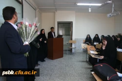 بازدیدخانم دکتر موسی پور وهمراهان از دانشگاه فرهنگیان پردیس شهیدباهنر ، و اهداء گل به اساتید و کا رکنان پردیس به مناسبت هفته معلم