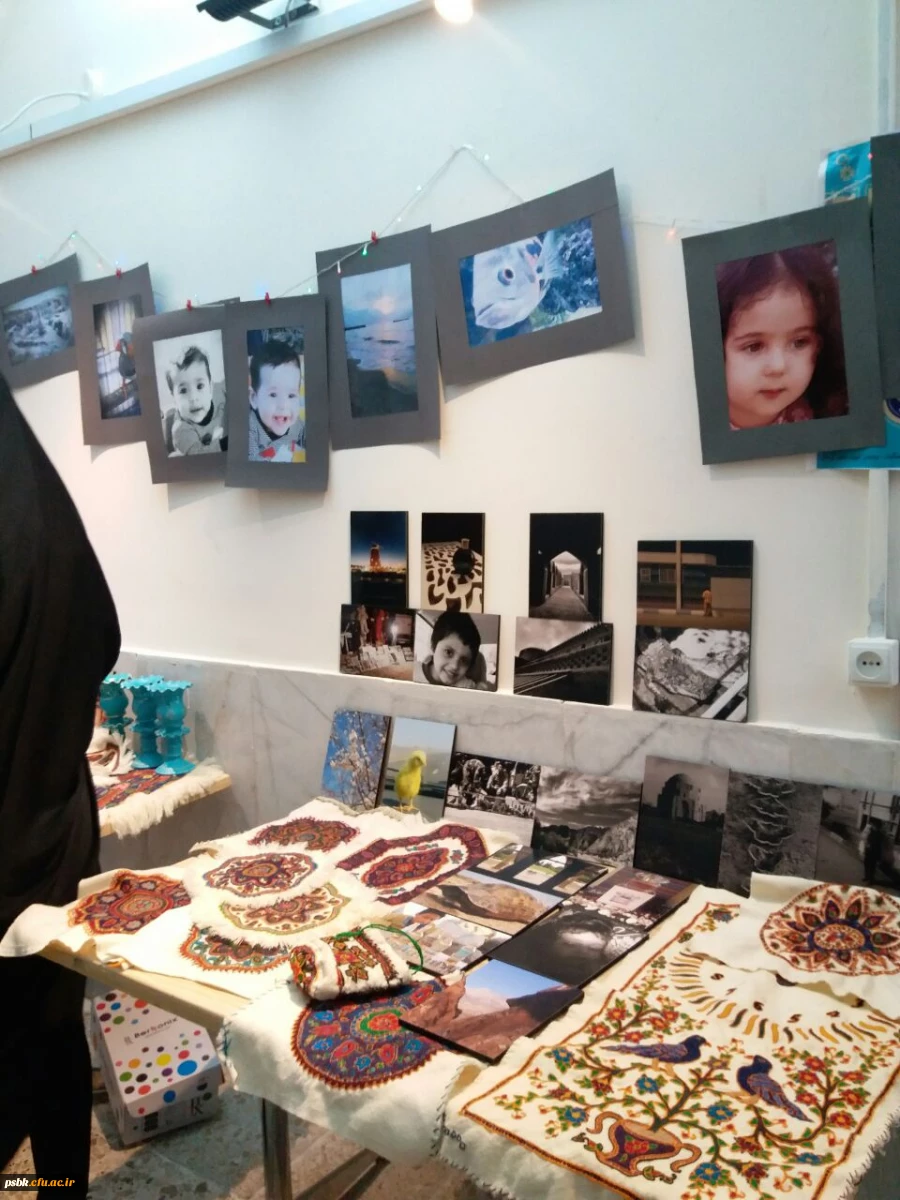 برگزا ری نمایشگاه  ارائه آثار هنری دانشجویان ورودی 94 و97 در سالن اموزشی دانشگاه فرهنگیان 
شامل نقاشی ، پته دوزی . هکس و نقاشی روز سفال . نمد دوزی