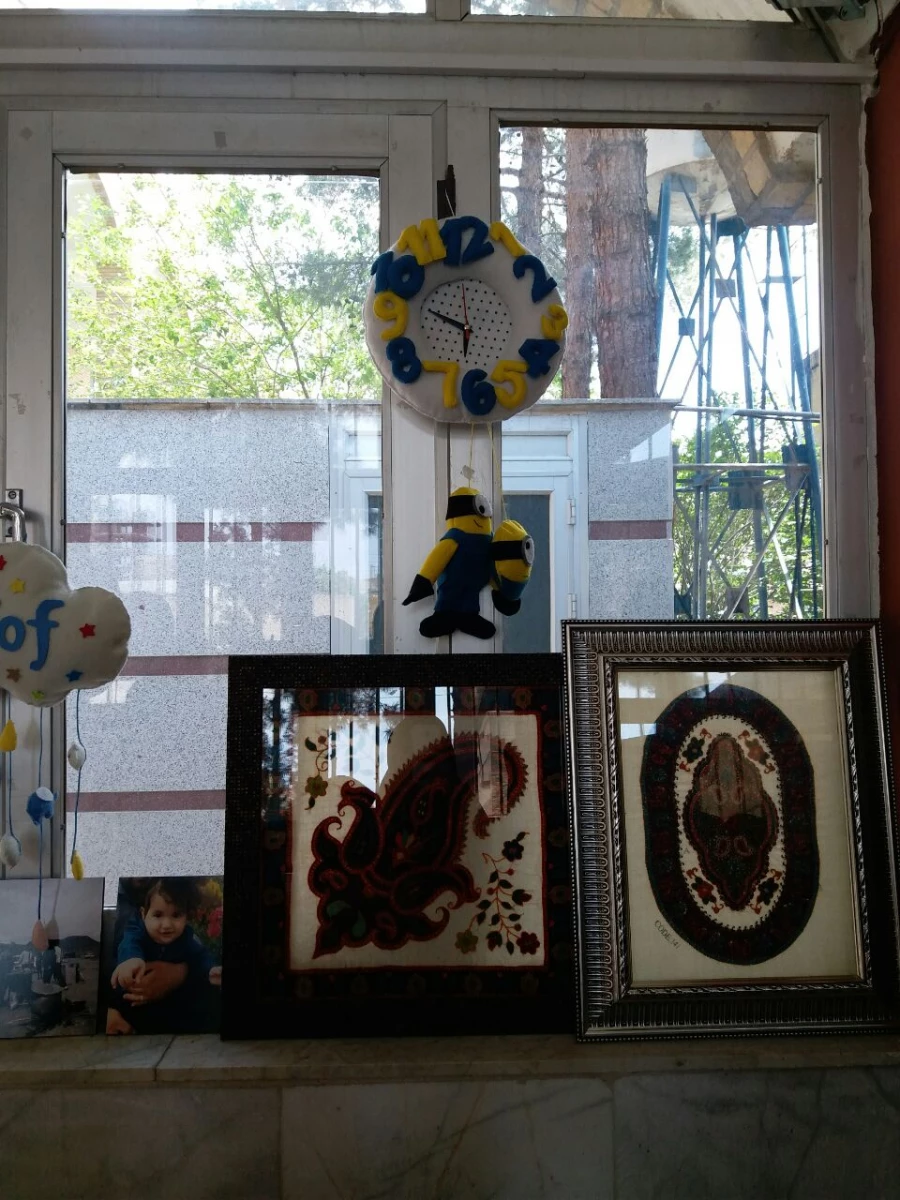 برگزا ری نمایشگاه  ارائه آثار هنری دانشجویان ورودی 94 و97 در سالن اموزشی دانشگاه فرهنگیان 
شامل نقاشی ، پته دوزی . هکس و نقاشی روز سفال . نمد دوزی