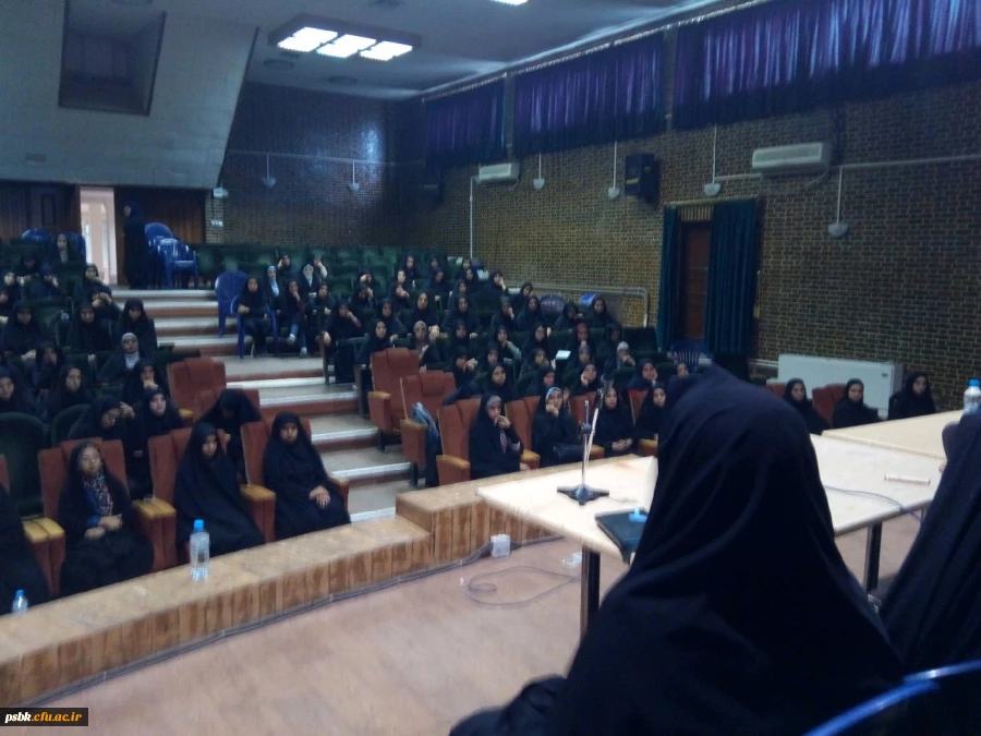 جلسه پرسش و پاسخ دانشجویان دو پردیس با حضور ریاست پردیس شهید باهنر و همکاران استانی و همکاران شهید باهنر
